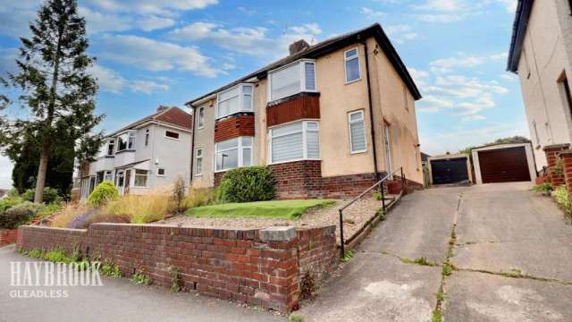 3 bedroom semi-detached house for sale