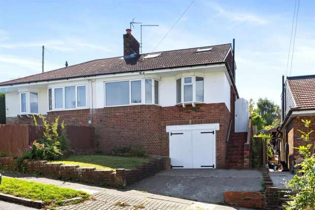 4 Bedroom Semi Detached Chalet Bungalow With Garage and Driveway