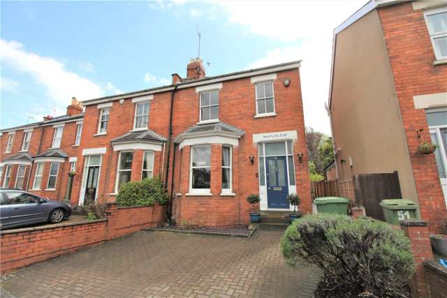 3 bedroom house in Cheltenham