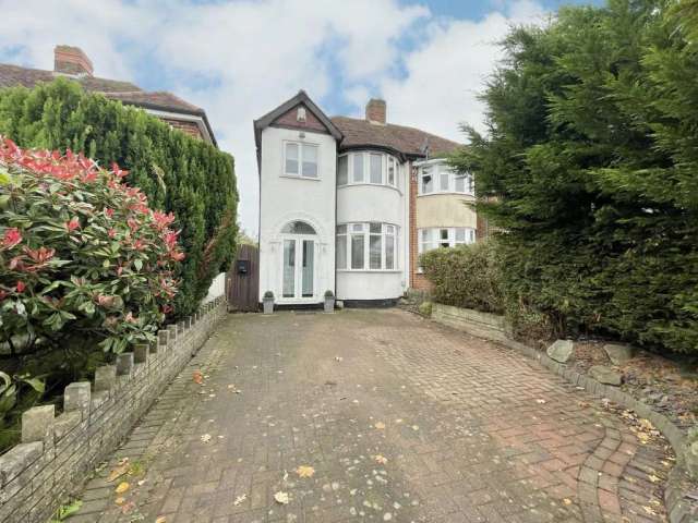 3 bedroom semi-detached house for sale