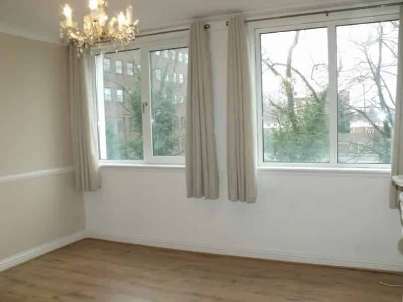 2 bedroom Flat
 For Sale
