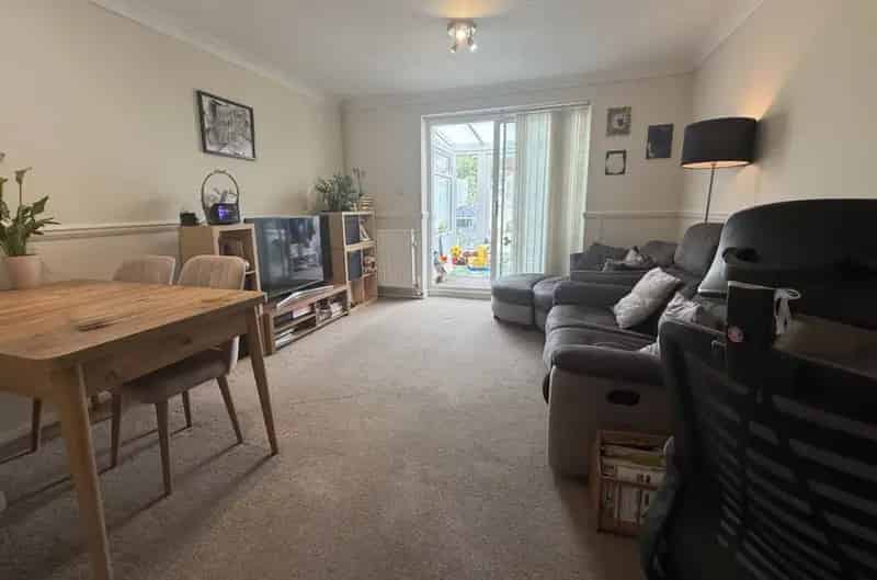 2 bedroom House
To Rent