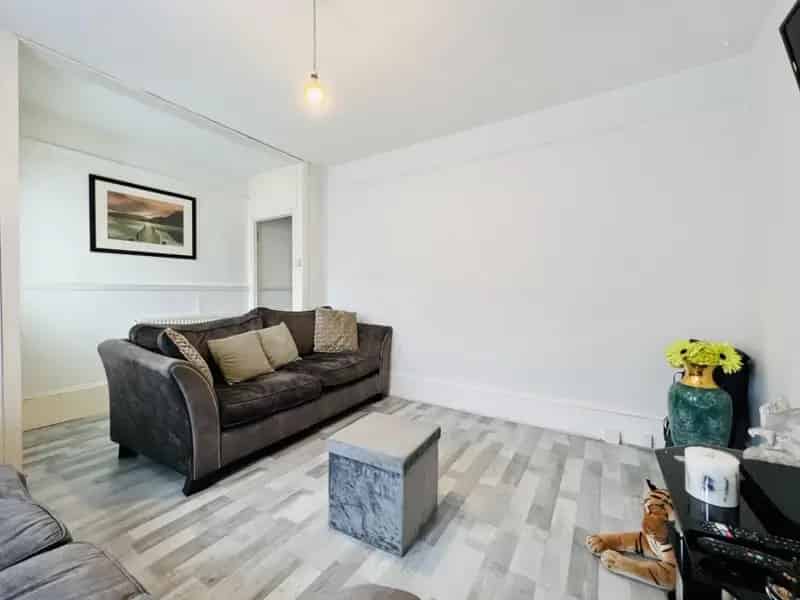 2 bedroom House
 For Sale