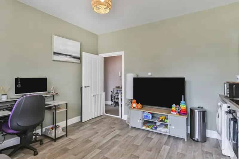 1 bedroom Flat
 For Sale