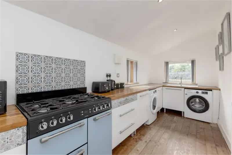 2 Bed Cottage with 2 Reception Rooms