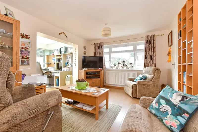 2 bedroom semi-detached bungalow for sale