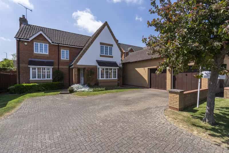 Detached House for sale with 5 bedrooms, Ferne Furlong, Olney