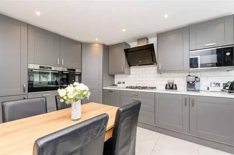 4 bedroom terraced house for sale