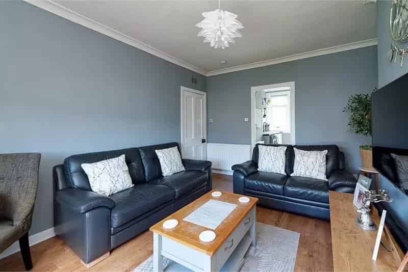 2 Bed Flat - Others with 1 Reception Room