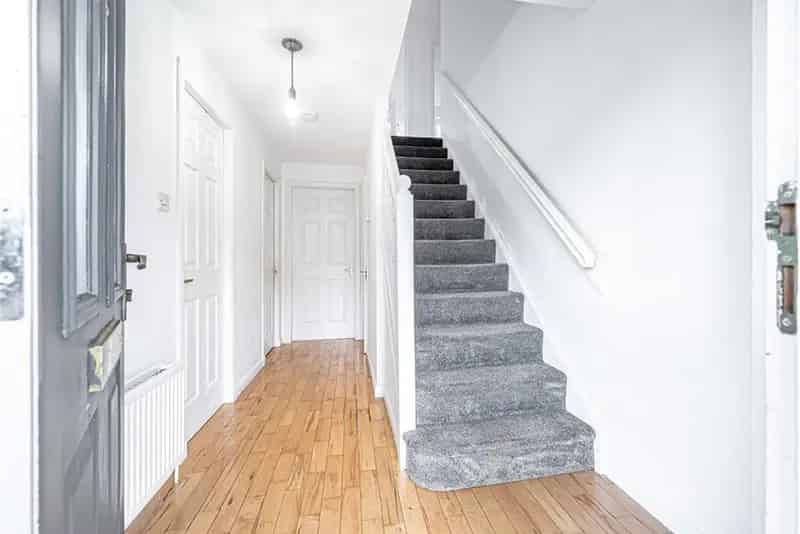 4 Bed House - Detached with 2 Reception Rooms