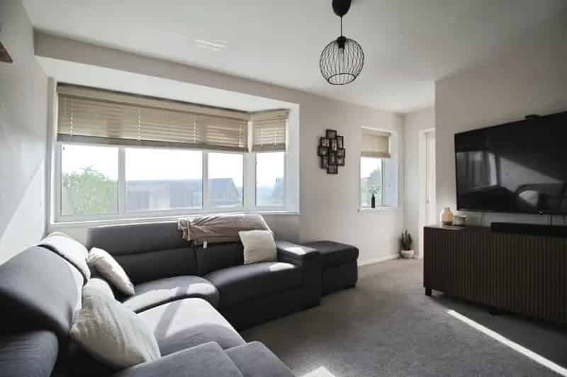 3 bedroom Semi Detached House for sale, Leeds, West Yorkshire, LS13