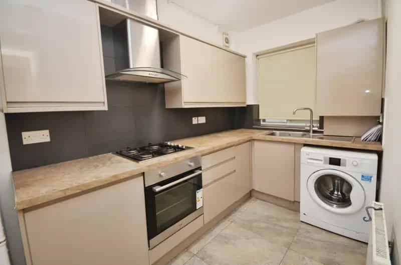 2 Bedroom Flat House to Rent