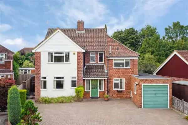 Beverley Gardens, Wargrave, Reading, Berkshire, RG10 8ED | Property for sale | Savills