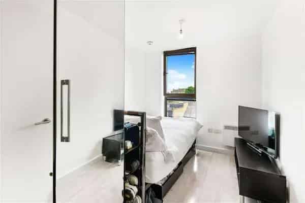Petergate, London, SW11 2BF | Property for sale | Savills