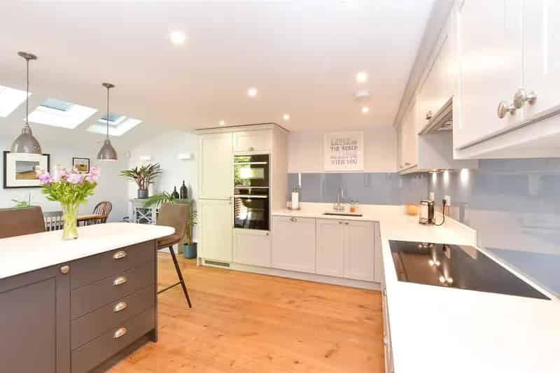 4 bedroom terraced house for sale