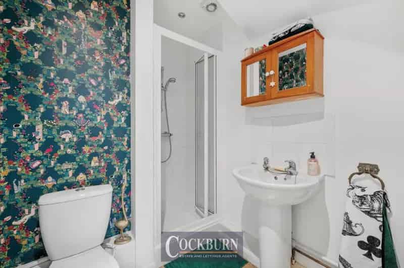 2 bed property for sale