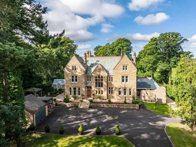 Detached House for sale with 8 bedrooms, Craw Hall, Brampton