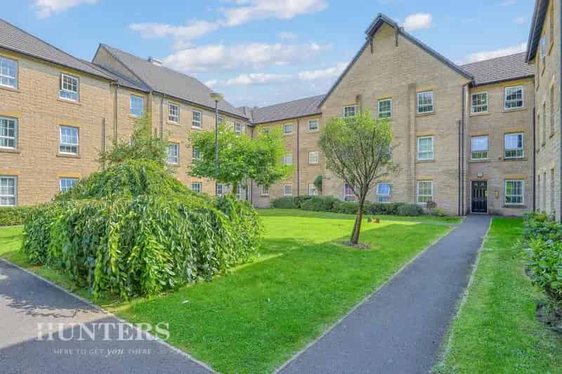 2 bedroom Flat
 For Sale 
Total Size: 621 SQ FT