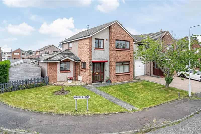 3 Bed House - Detached with 2 Reception Rooms