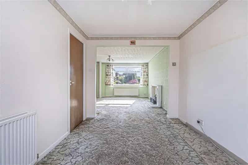 3 Bed House - Semi Detached with 2 Reception Rooms