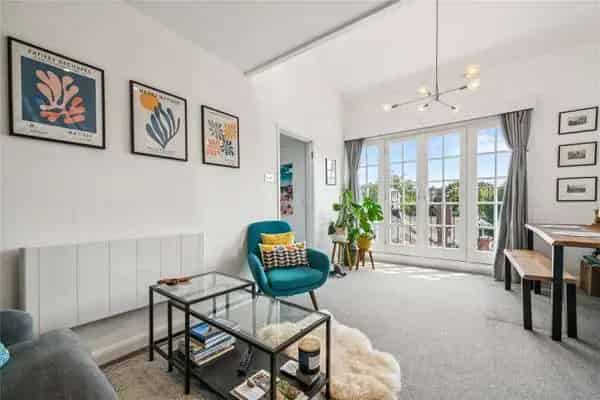 Ramsden Road, London, SW12 8QY | Property for sale | Savills