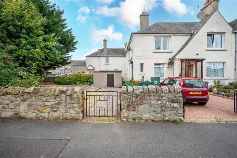 3 Bed Flat - Upper with 1 Reception Room