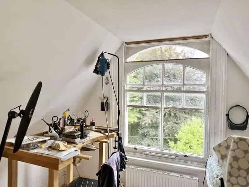 5 bed house for sale