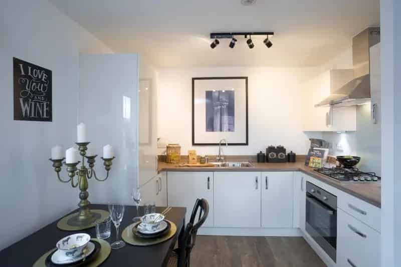 2 bed flat for sale