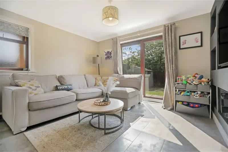 2 Bed House - End Terraced with 1 Reception Room