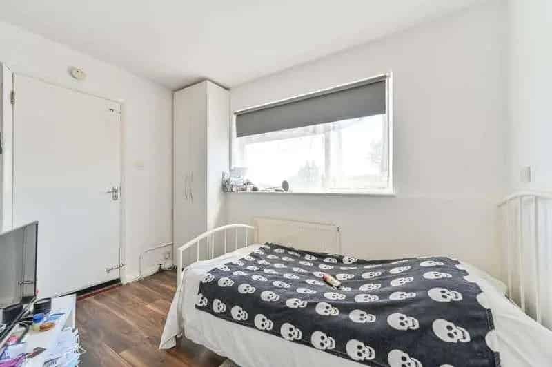 2 bed flat for sale